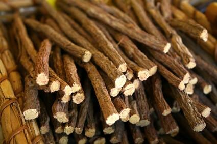 S&uuml;&szlig;holz (Glycyrrhiza glabra)